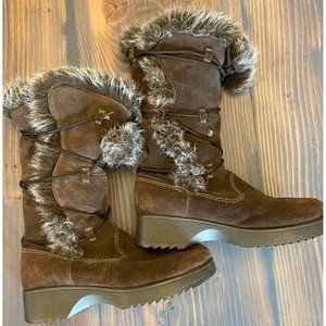 Report Olympic Brown Suede Faux Fur Pom Pom Boots Womens Sz 10